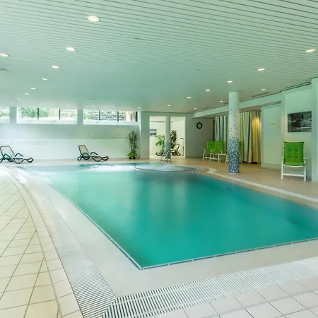 Hotel Parkhotel Hohenfeld 4*