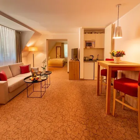 מלון Parkhotel Hohenfeld
