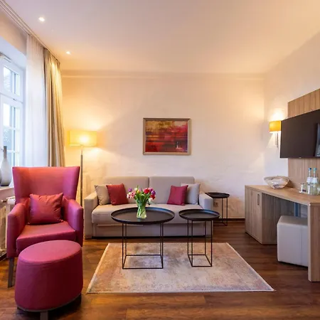 Parkhotel Hohenfeld 4*