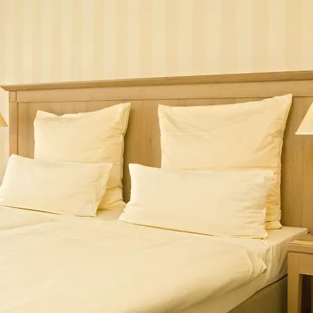 Parkhotel Hohenfeld 4*