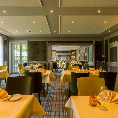 Parkhotel Hohenfeld מלון 4*