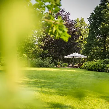 Hotell Parkhotel Hohenfeld 4*