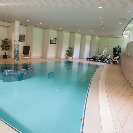 Parkhotel Hohenfeld מלון 4*