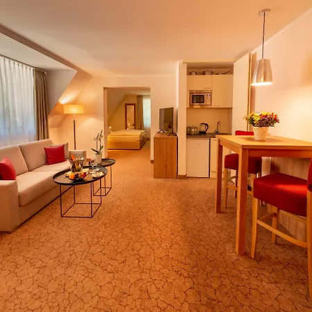 Hotel Parkhotel Hohenfeld 4*