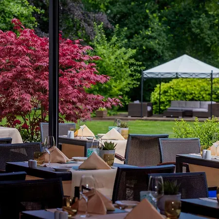 מלון Parkhotel Hohenfeld