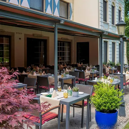 מלון Parkhotel Hohenfeld 4*