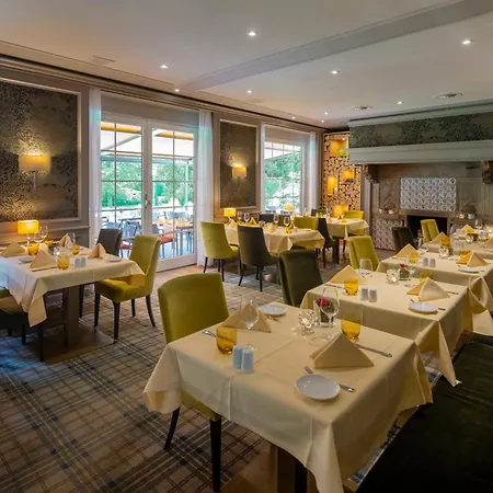 Parkhotel Hohenfeld 4*