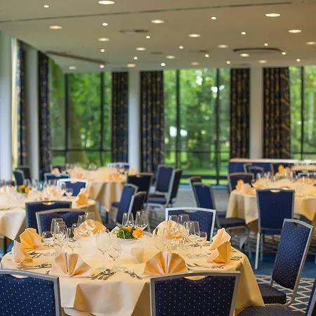 מלון Parkhotel Hohenfeld 4*