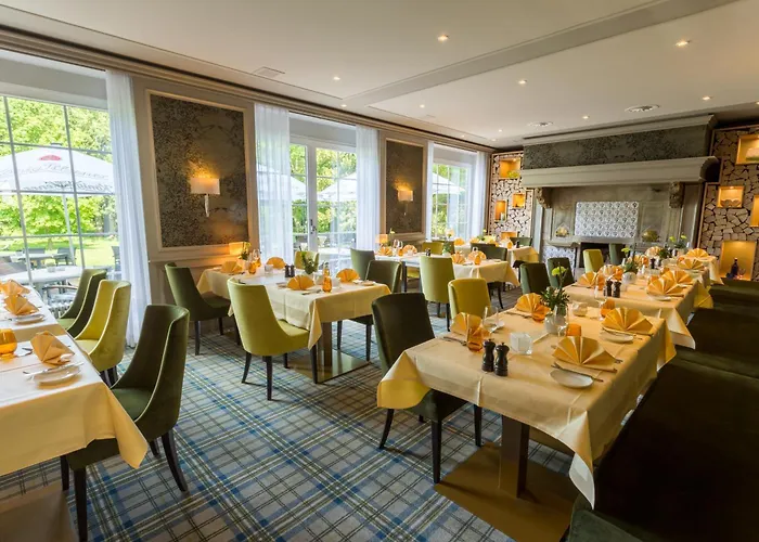 Parkhotel Hohenfeld 4*