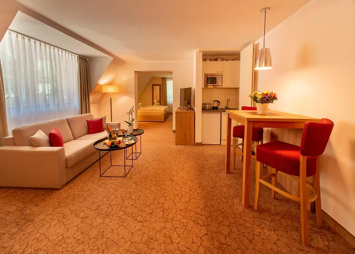 Hotel Parkhotel Hohenfeld 4*